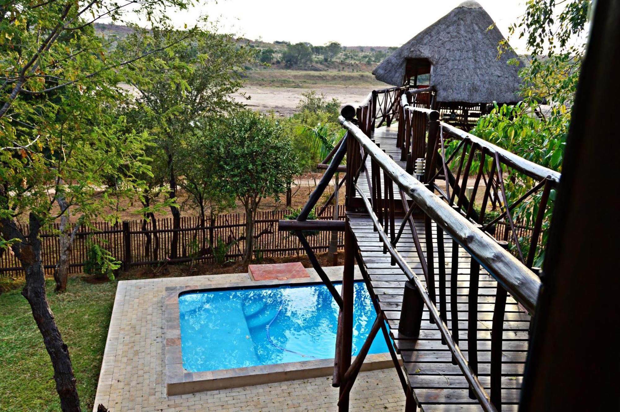 Bona Ngwenya Lodge & Safaris マールロス・パーク エクステリア 写真